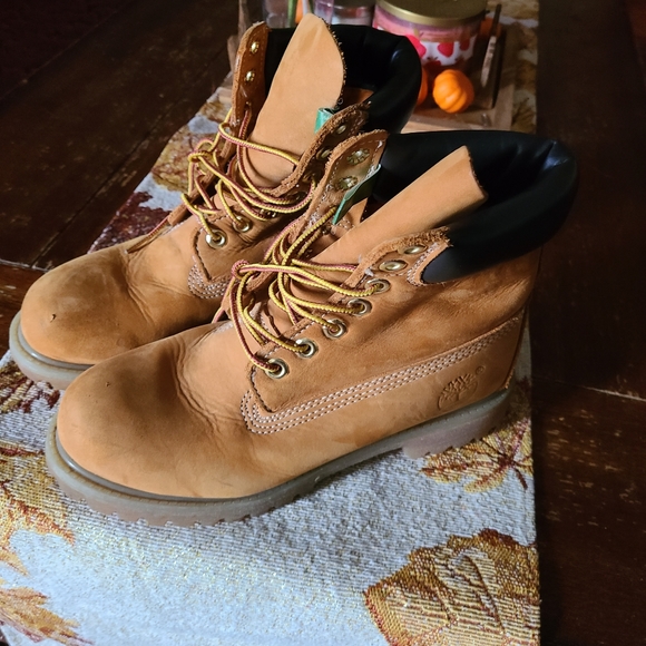 Boots - Picture 2 of 3